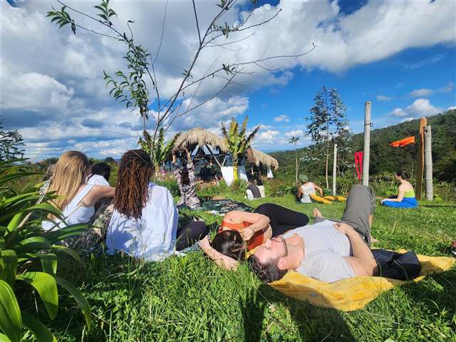 Tarde de descanso en la pradera de Madre Cocoon