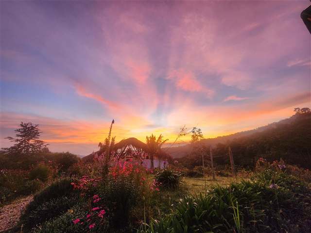 Atardecer sobre el valle desde Santa Elena